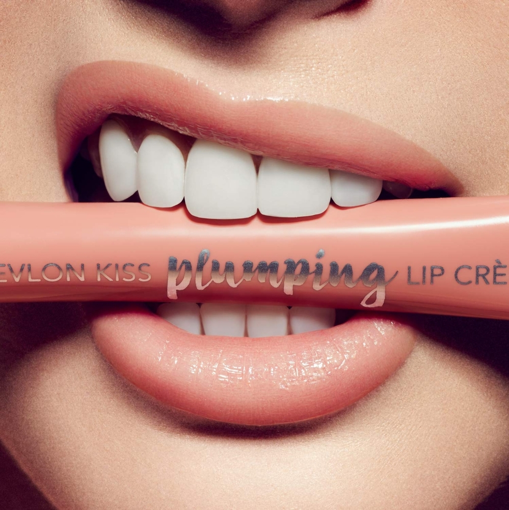 NWT REVLON KISS PLUMPING LIP CRÈME N°500 CASHMERE CREAM! MIX ANY 2 FOR $10!